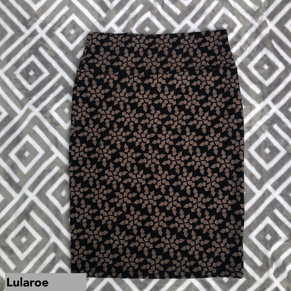 LulaRoe Cassie skirt
